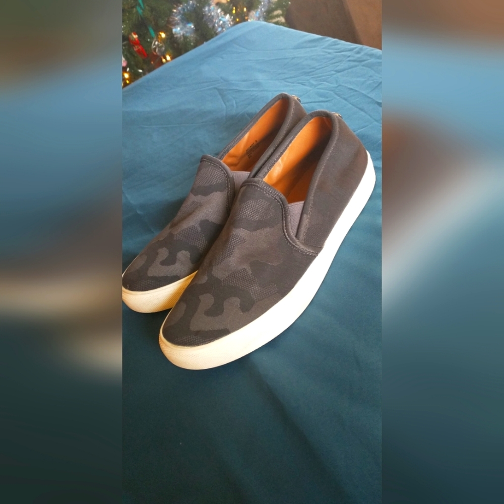 Steve Madden Camo Slipons